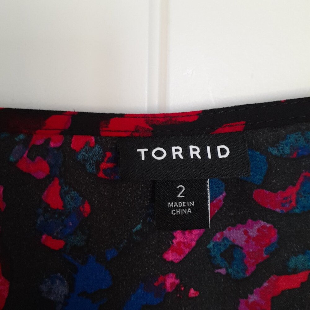 Torrid Georgette Tie-Front Blouse in Leopard Black Pink Red Size 2/Size 2X - Picture 3 of 15